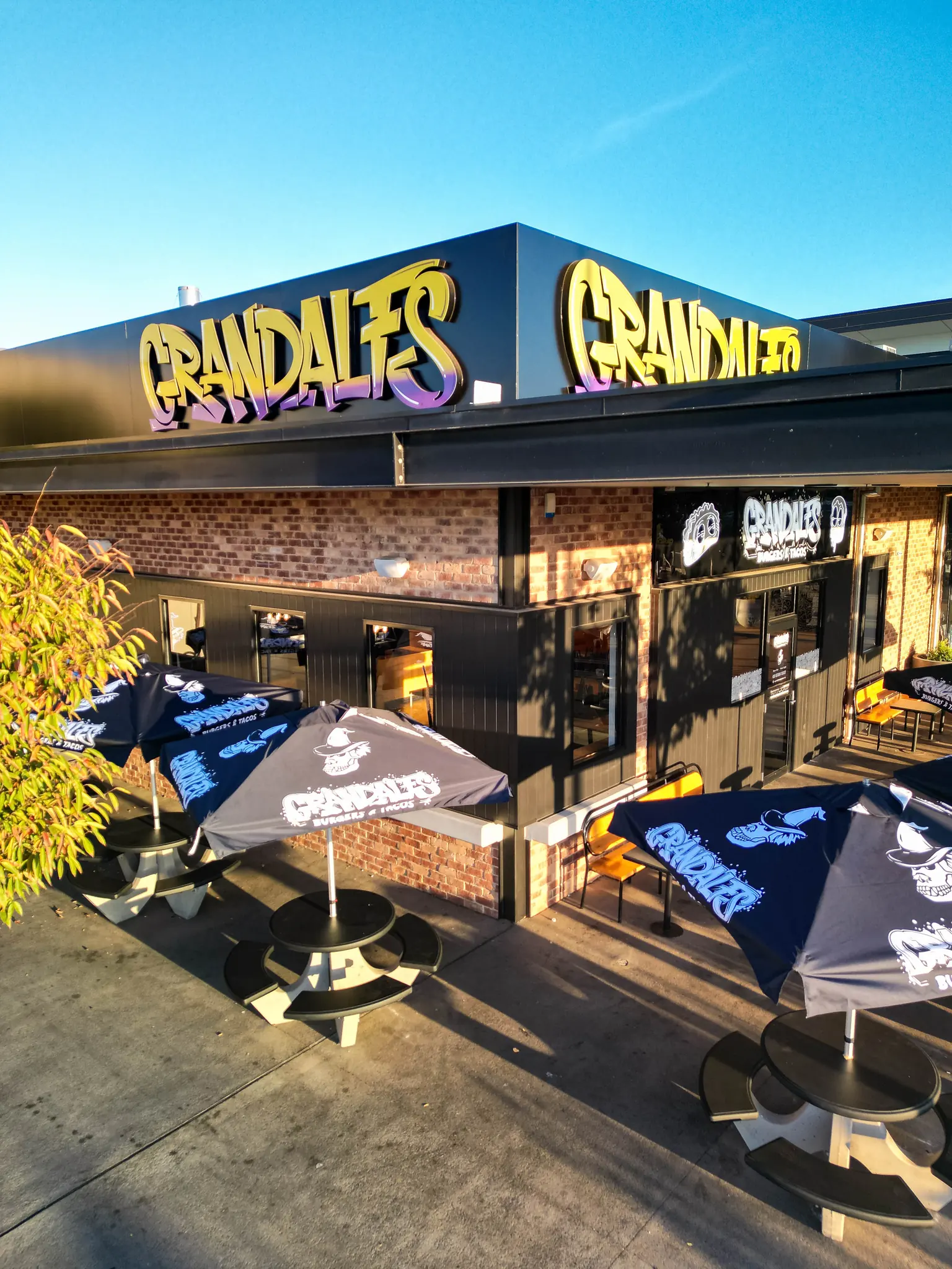 Grandalf's storefront and outdoor tables